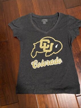 Colorado Buffaloes Women's V-Neck Tee - Black & Gold